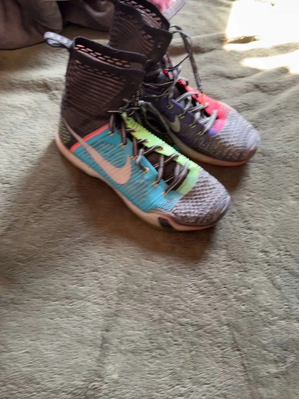 Kobe 10 “What The”